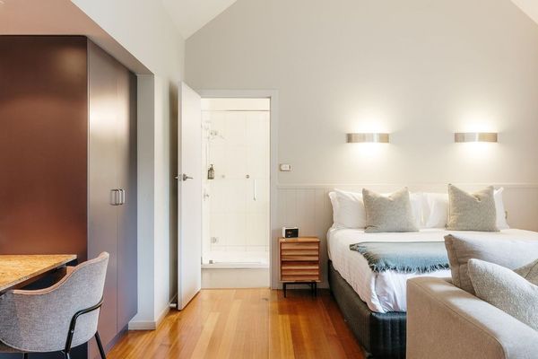 Freycinet Peninsula Walk - 3 Days accommodation